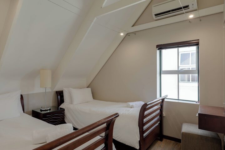 Room 30 of 77