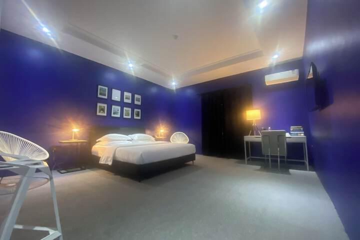 Room 18 of 68