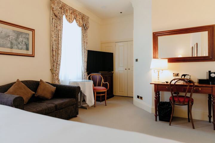 Room 19 of 63