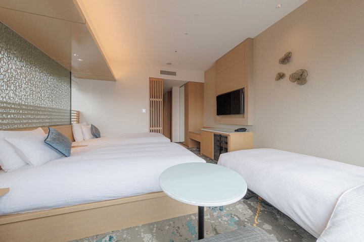 Room 30 of 76