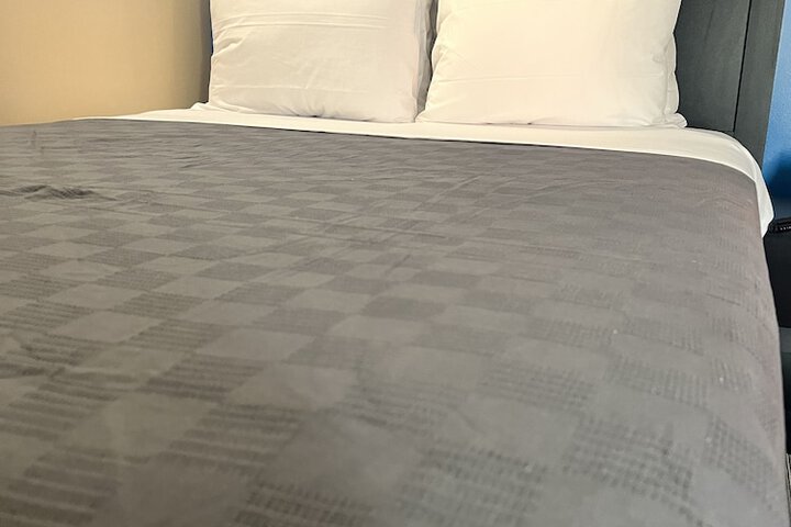 Room 9 of 12