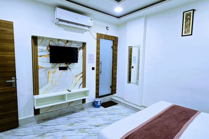 Room 44 of 60
