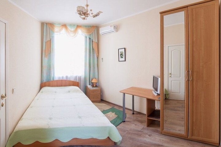 Room 6 of 31