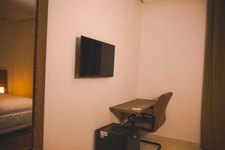 Room 7 of 28