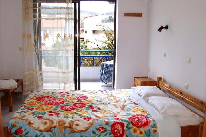 Room 10 of 31