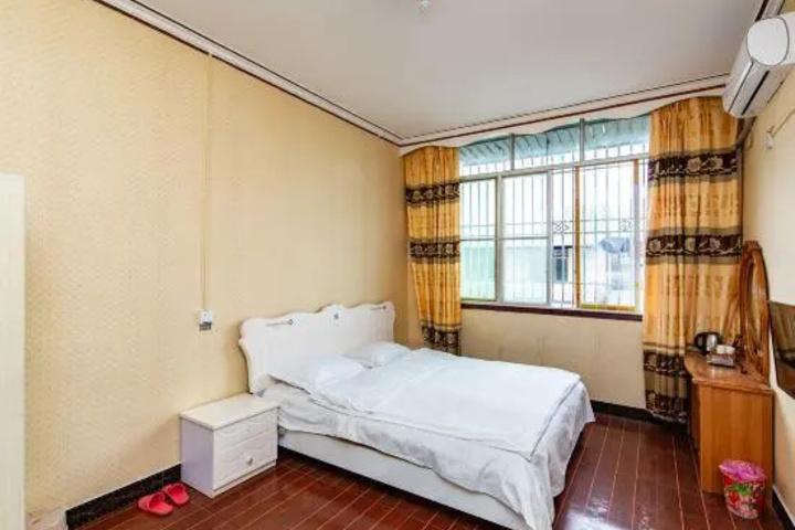 Room 3 of 4