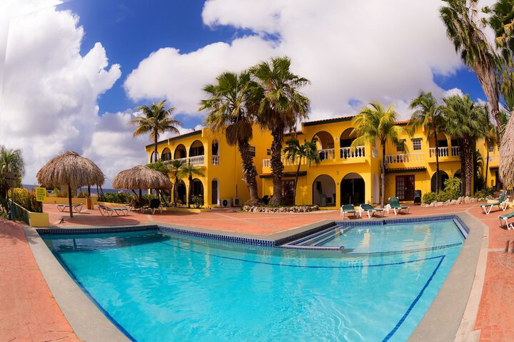 Hotel with Pool