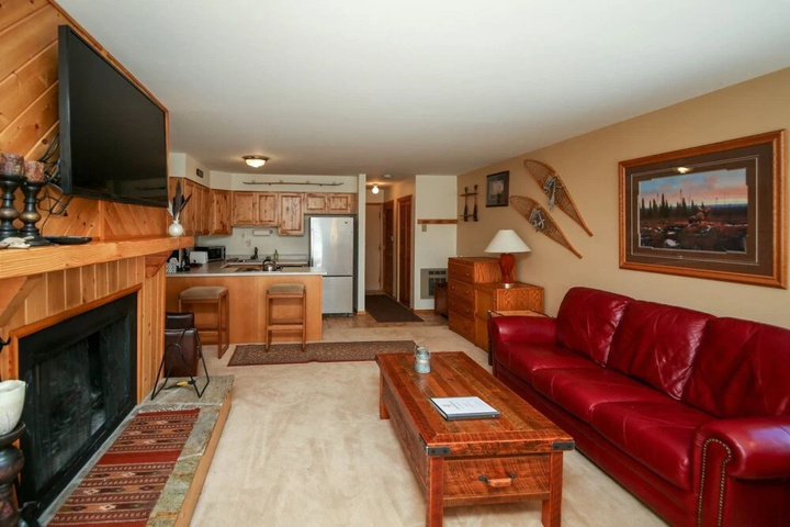 Room 4 of 10