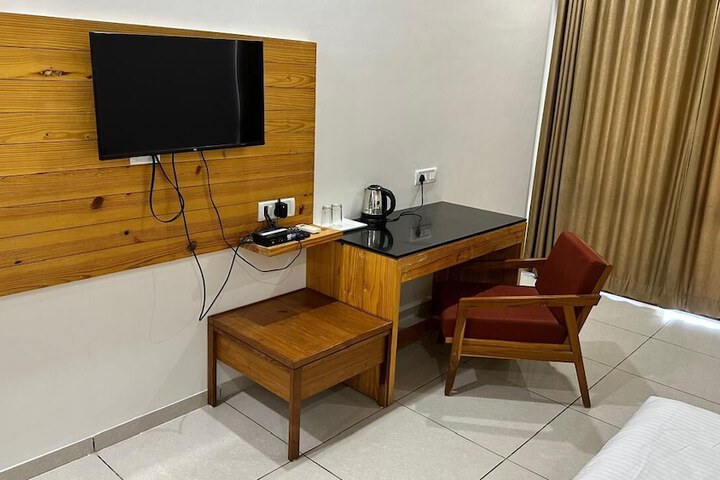 Room 5 of 46