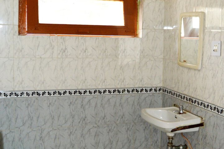 Room 9 of 13