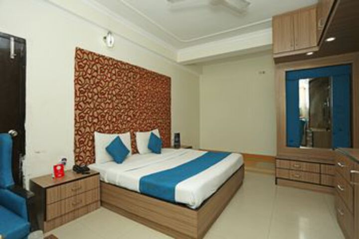 Room 9 of 21