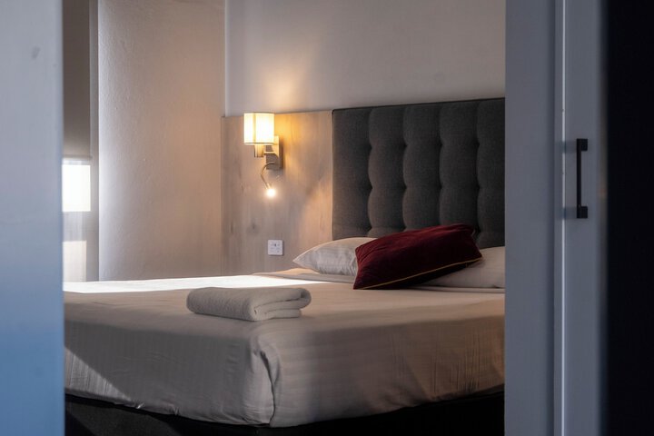 Room 26 of 103