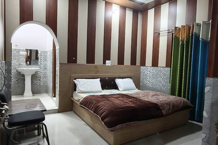 Room 3 of 13