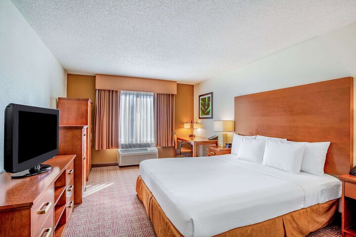 Standard | King Bed (9 of 21)