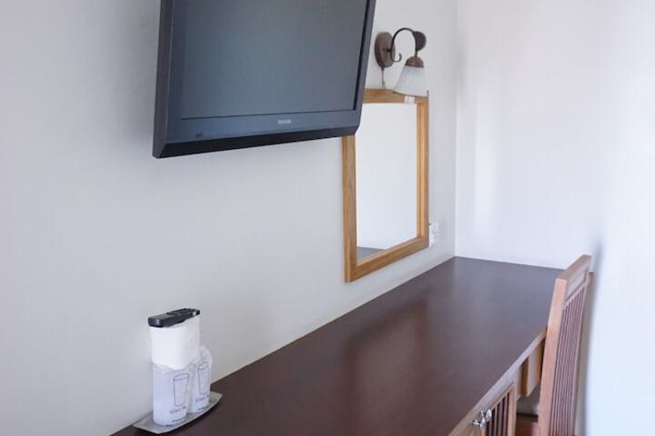Room 21 of 38