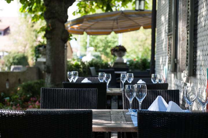 Dining 62 of 67
