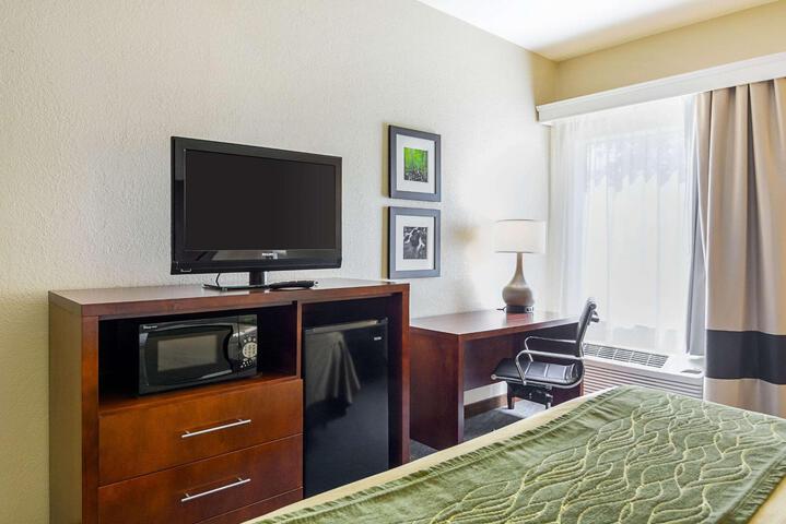 1 King Bed (7 of 25)