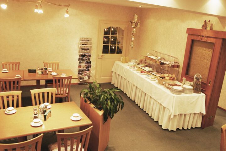 Breakfast/Coffee Service 28 of 45