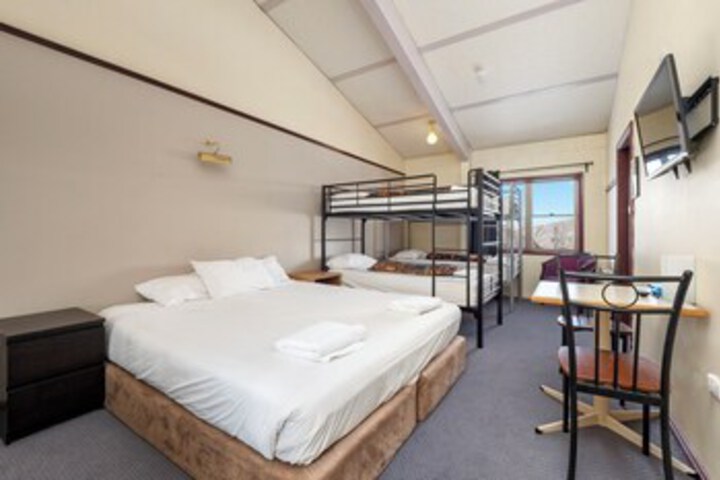 Room 28 of 63