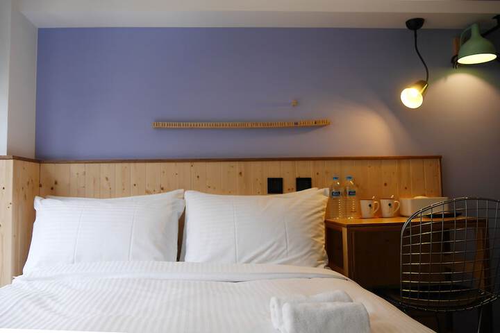 Room 4 of 61