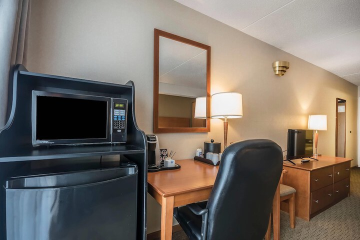 Room 6 of 24