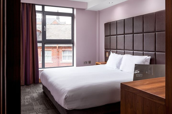 Room 9 of 30