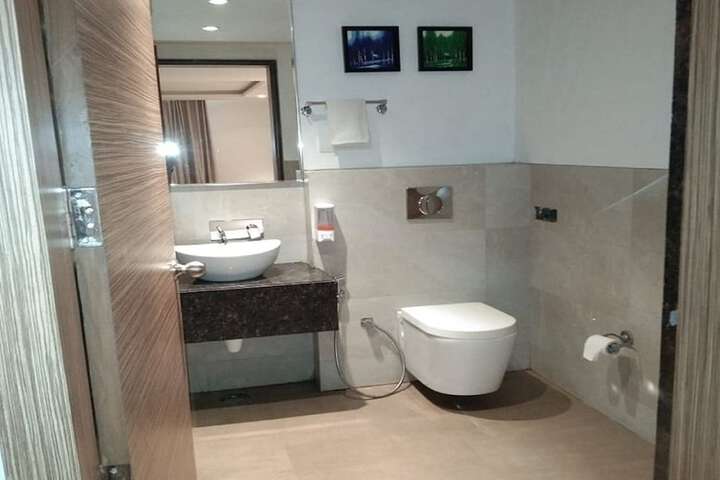 Room 35 of 72
