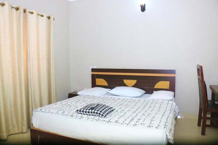Room 11 of 26