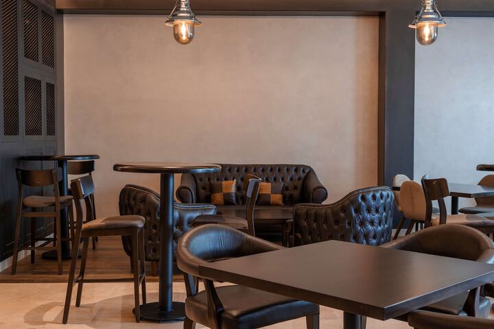 Lounge 184 of 268