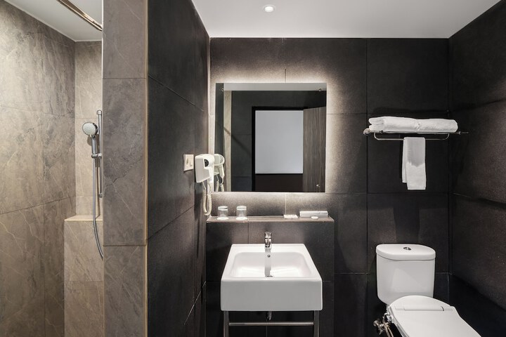 Room 14 of 25