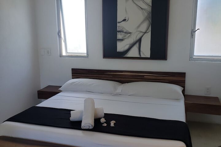 Room 5 of 18