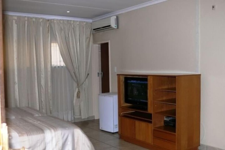 Room 11 of 31