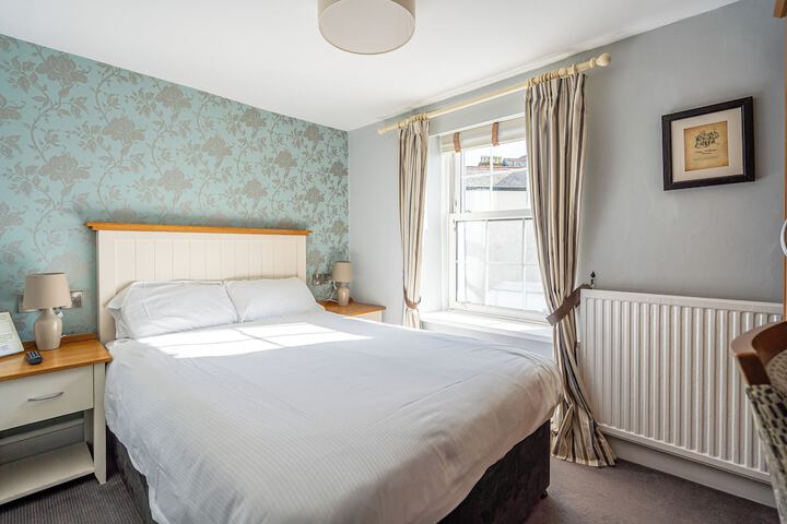 Room 10 of 36