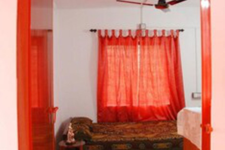 Room 9 of 14
