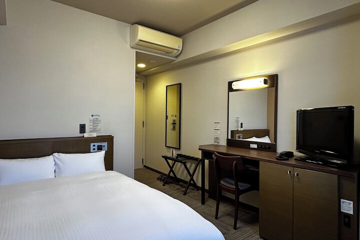 Room 6 of 26