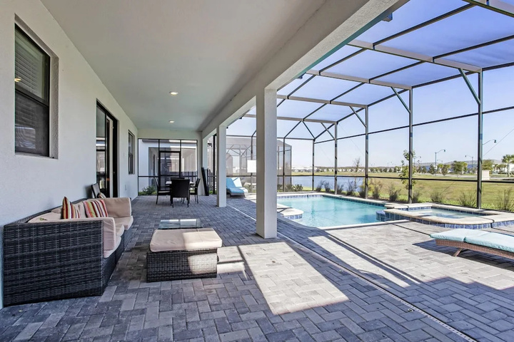 Pool 14 of 28
