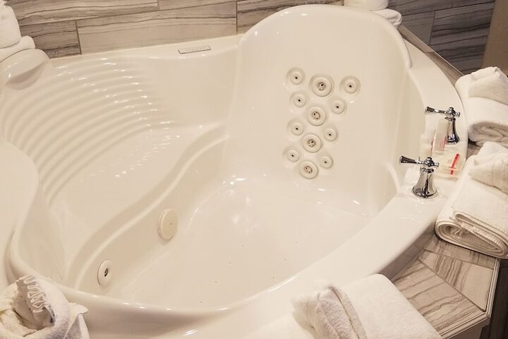 Jetted tub