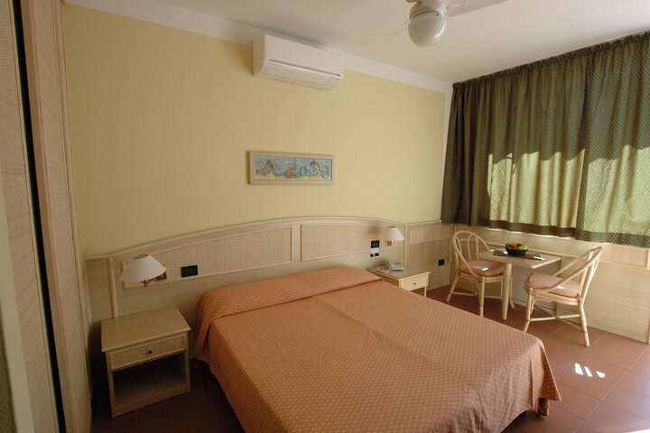 Room 6 of 59