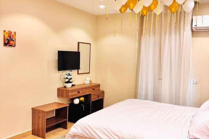 Room 5 of 14