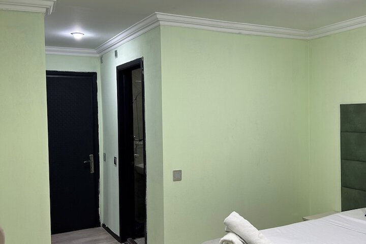 Room 4 of 50