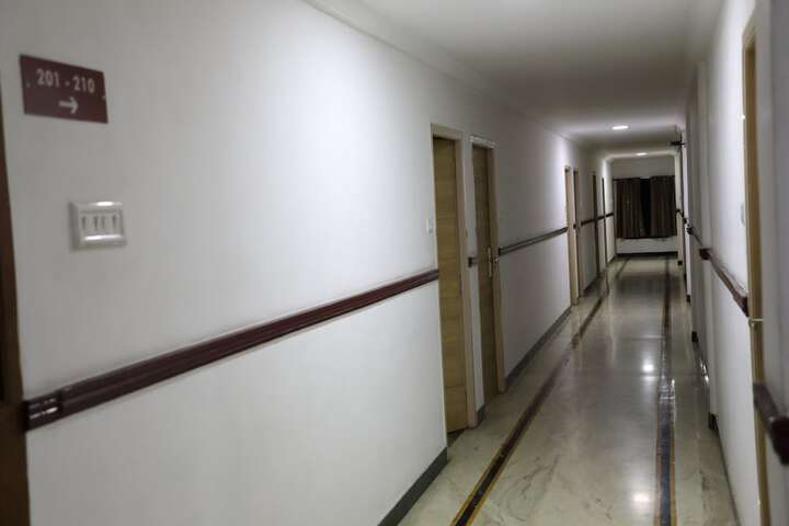 Ballroom/Hall 27 of 29