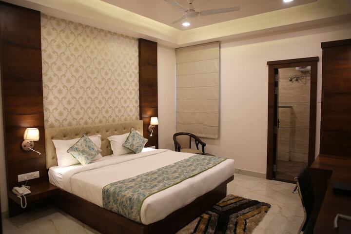 Room 19 of 28