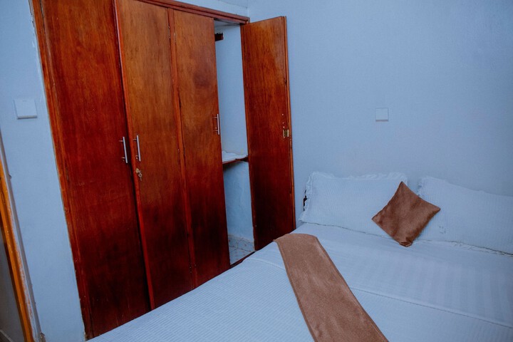 Room 10 of 40