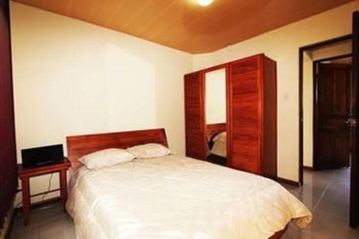 Room 11 of 48