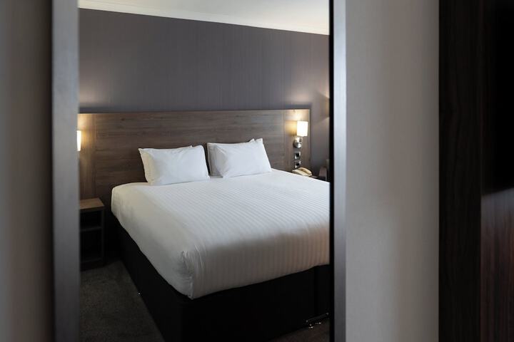 Room 50 of 177