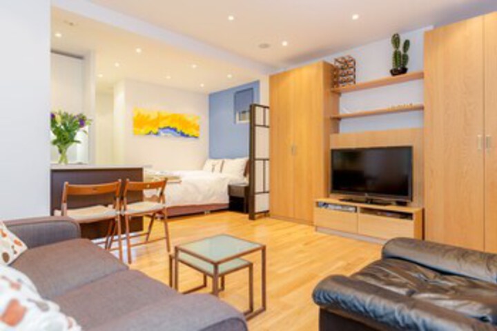Room 20 of 23