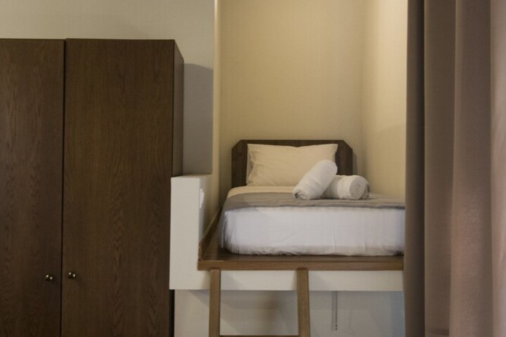 Room 44 of 68