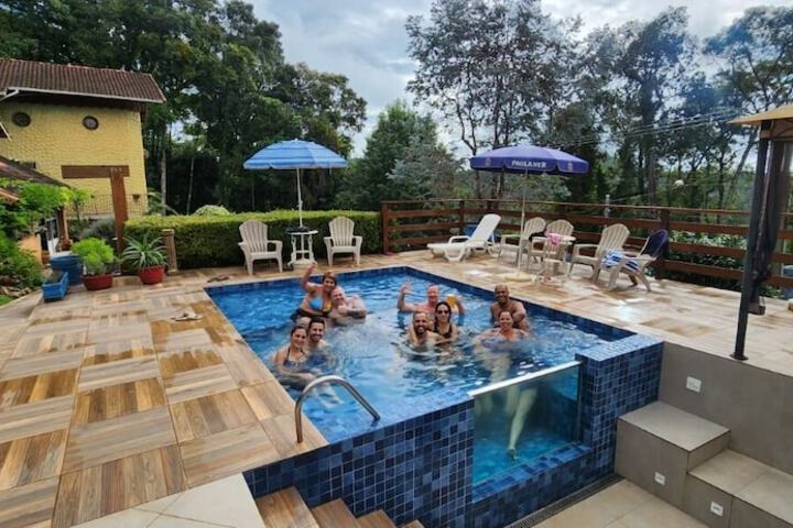 Pool 44 of 52
