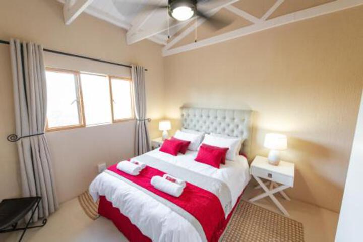 Room 3 of 32