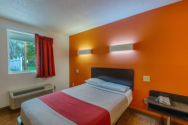 2 Double Beds (8 of 11)